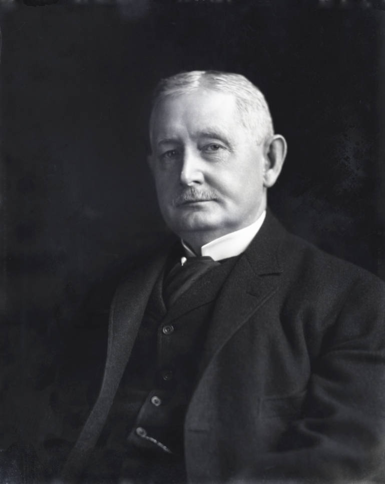 Leonard Hanna Jr.